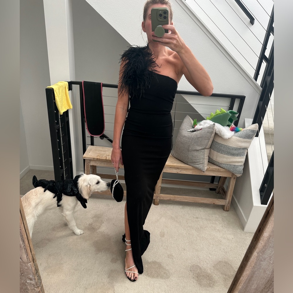 Windsor Patricia Crepe Black One Shoulder Marabou Feather Slit Formal Gown S - Picture 8 of 11